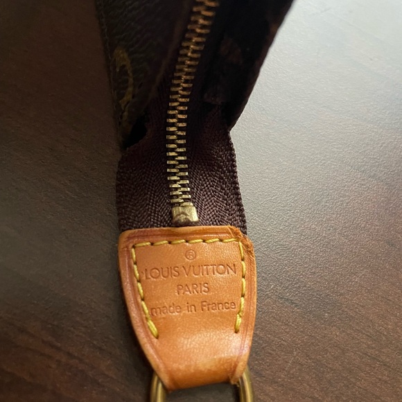 Louis Vuitton Pochette - Picture 9 of 10